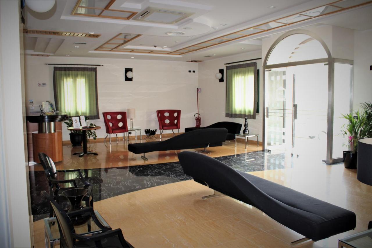טרפאני Cerri Hotel מראה חיצוני תמונה